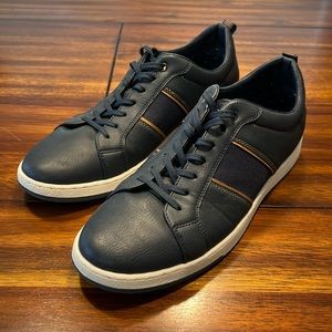 Rye blue sneaker shoes men size 9.5